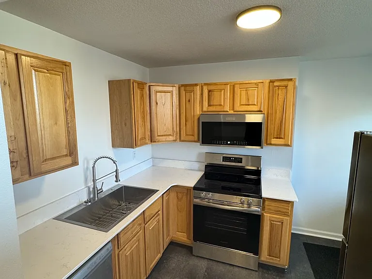 808 Des Moines St #810-1 — Photo 8