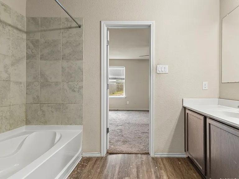 10007 Raspberry Oak — Photo 10