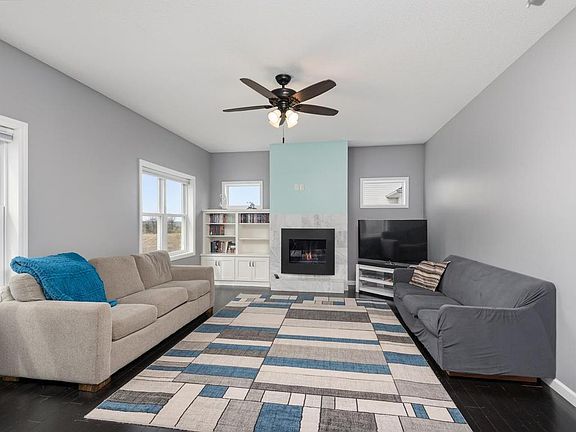 4th image of 956 Farmers Ridge Trl