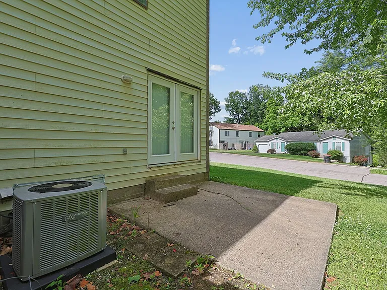 1400 Country Side Dr — Photo 26