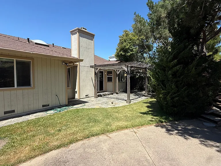6252 Ridgemont Dr — Photo 35