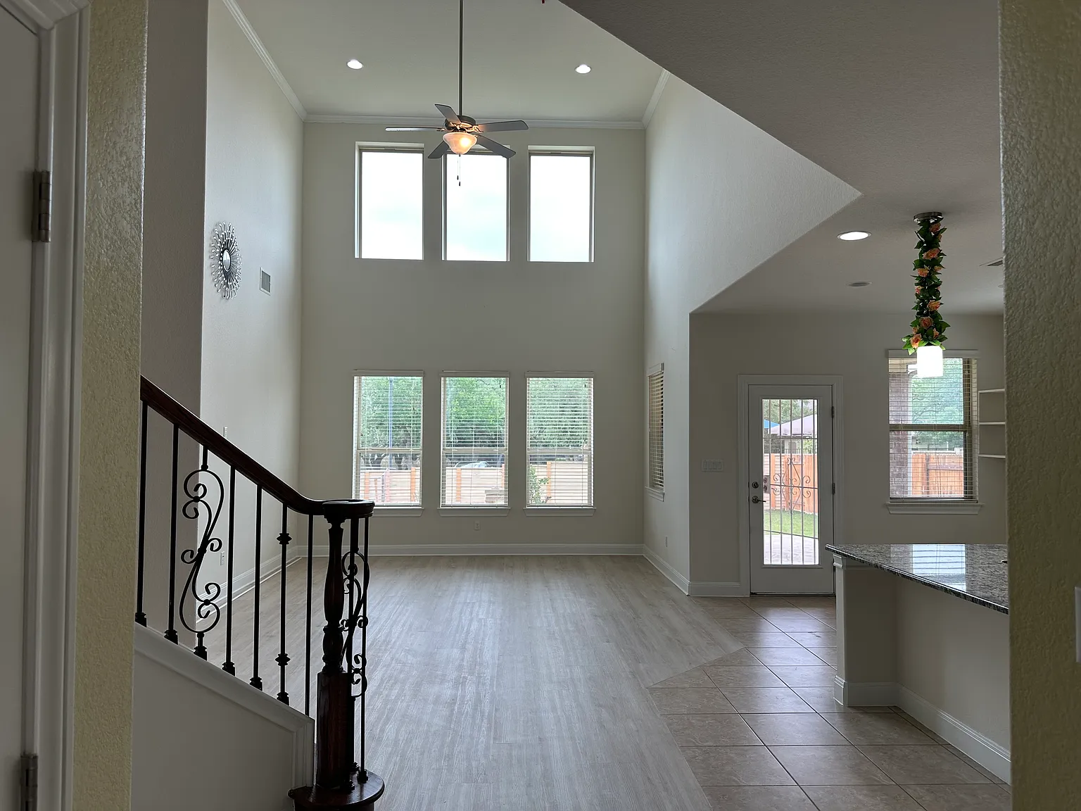 5 bed, 3.5 bath, 3651 sqft, $3,199 — Photo 4