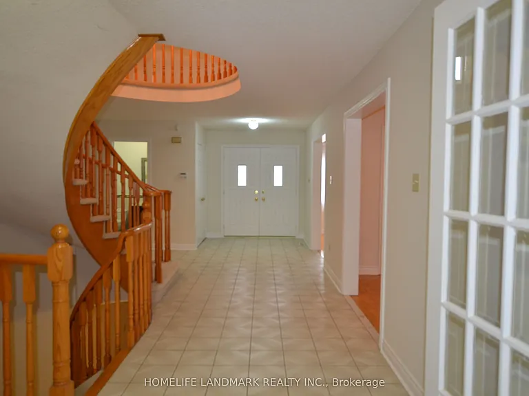 129 Lyndhurst Dr — Photo 2