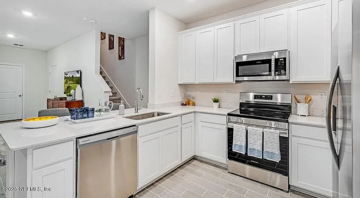 3 bed, 1707 sqft, $2,350 — Photo 1