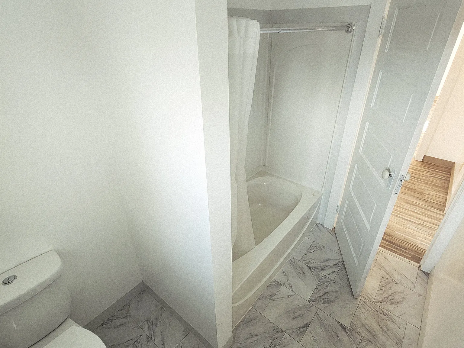 3 bed, 200 sqft, $800 — Photo 4
