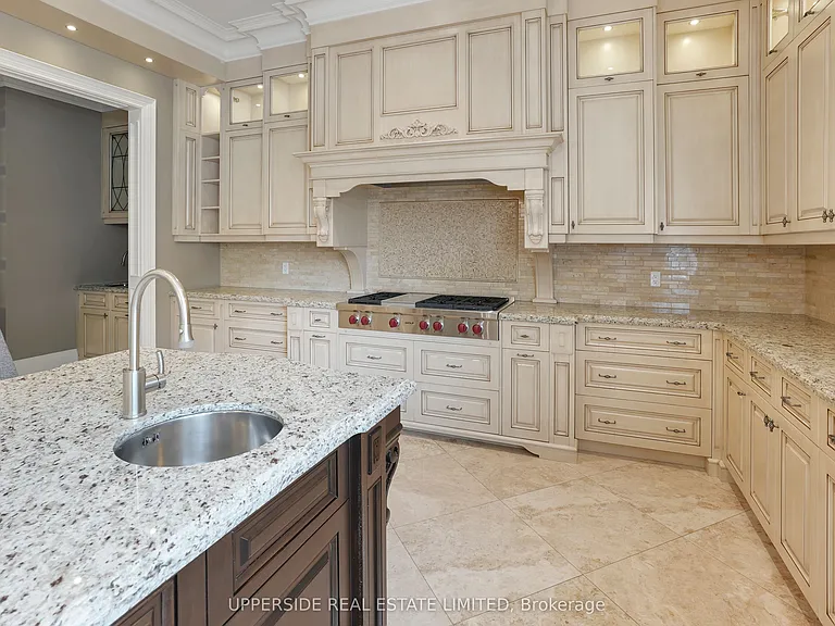 29 Riverside Blvd W — Photo 10