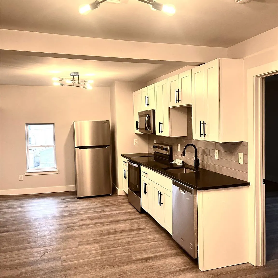 7 South Clinton Street - 7SC-2 — Photo 2