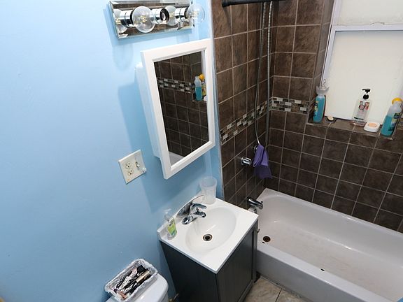 4th image of 2735 N Central Park Ave