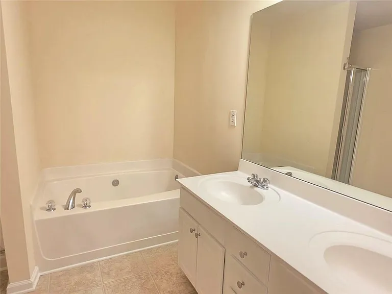 1693 Southgate Mill Dr NW — Photo 11
