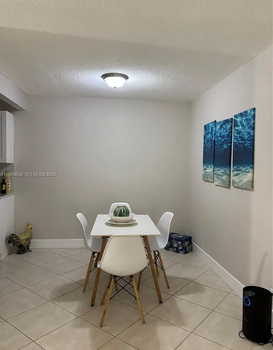 1100 NE 1st Ct — Photo 4