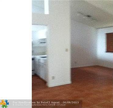 3rd image of 935 Coral Club Dr #935