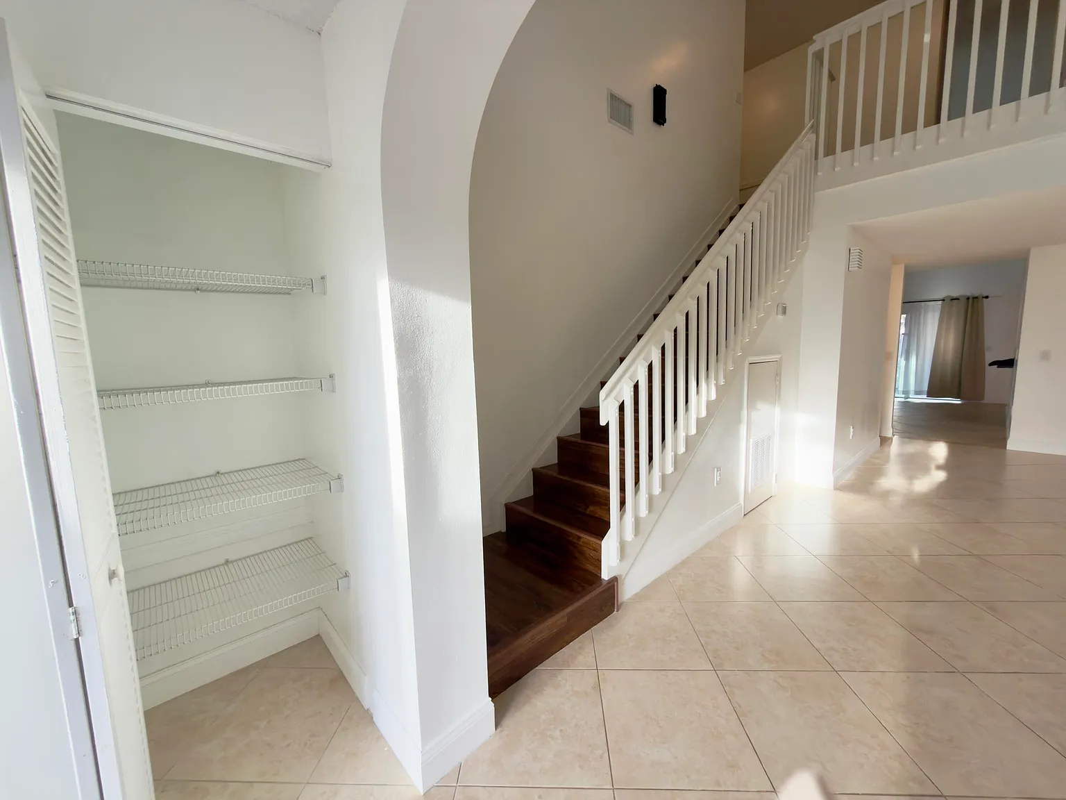 3 bed, 2.5 bath, 2171 sqft, $3,400 — Photo 2