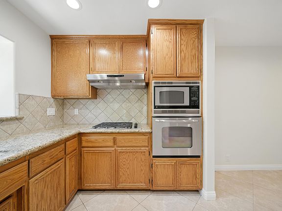 3rd image of 359 N Pennsylvania Ave