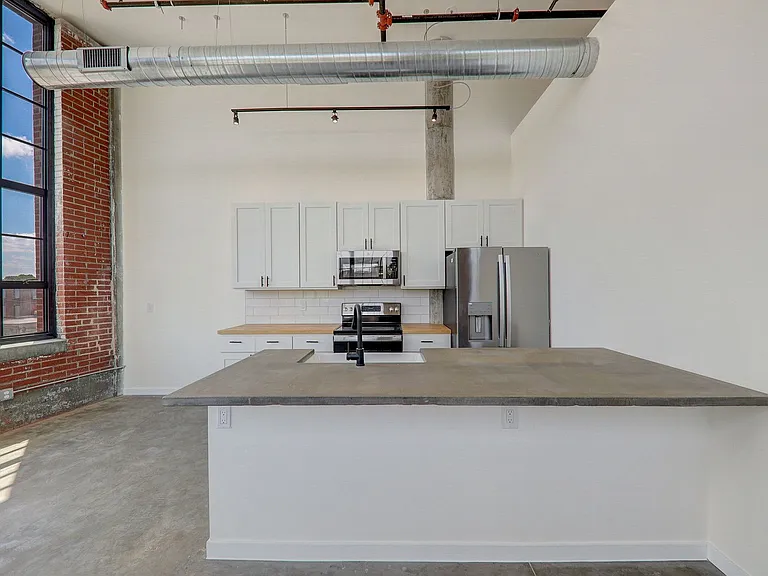 2327 Texas Ave — Photo 26