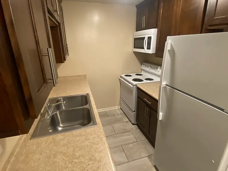 2534 J St #5 — Photo 5