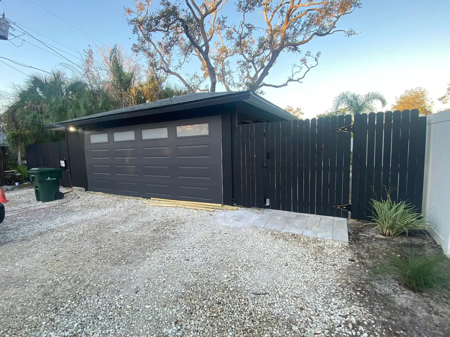 8456 Midnight Pass Rd — Photo 4