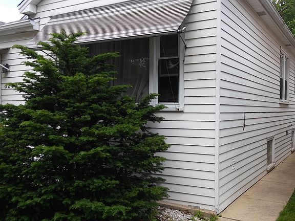4th image of 5249 N Moody Ave