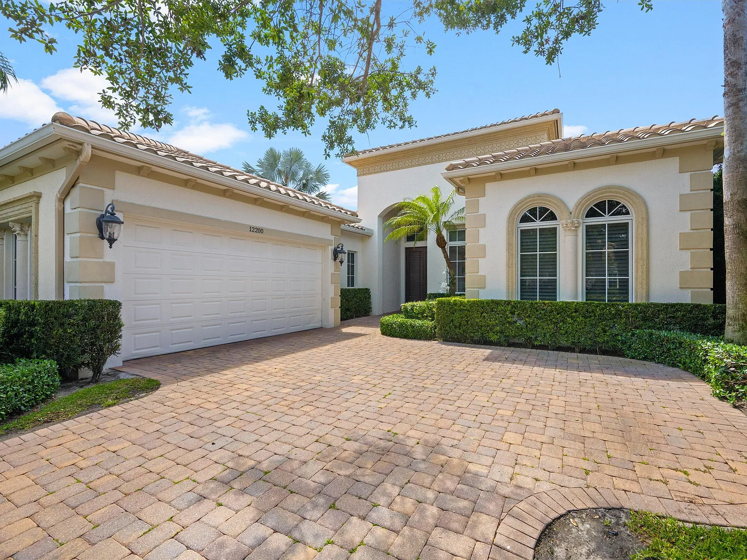 4 bed, 4.5 bath, 3333 sqft, $25,000 — Photo 3