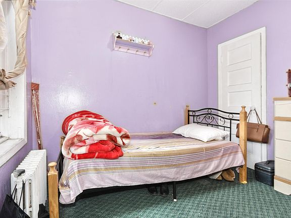 4th image of 466 49th St APT 14