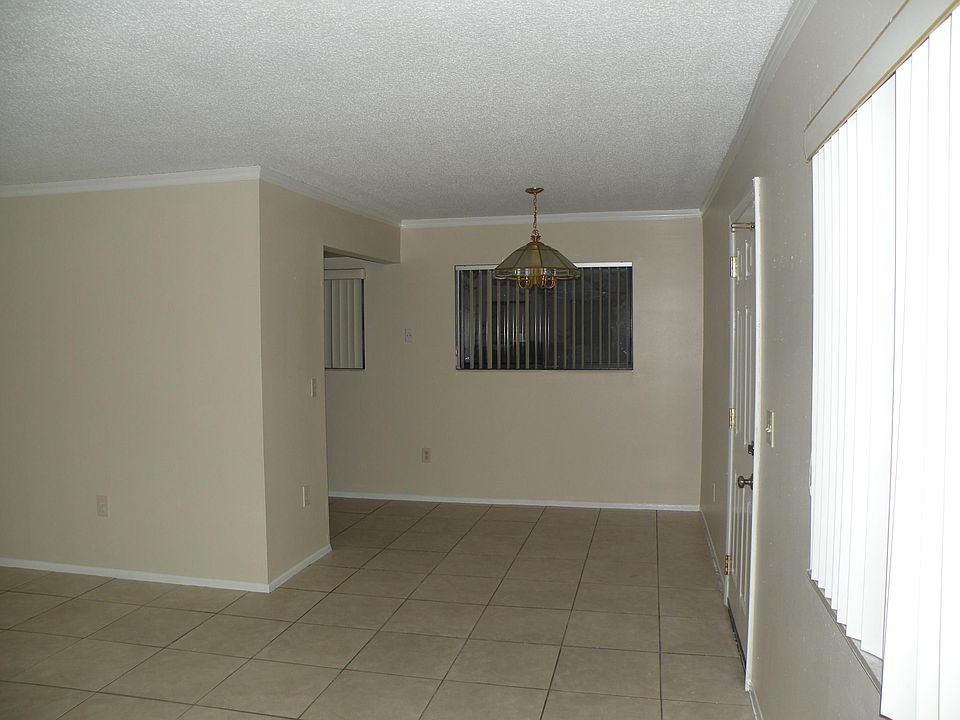 1st image of 2499 Oak Park Way