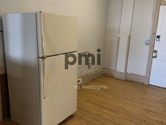 5th image of 601 Monroe Ave #25