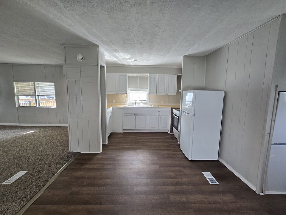 1st image of 104 Country Club Dr #104