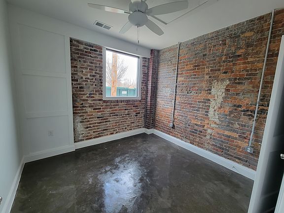 5th image of 101 W North St #B