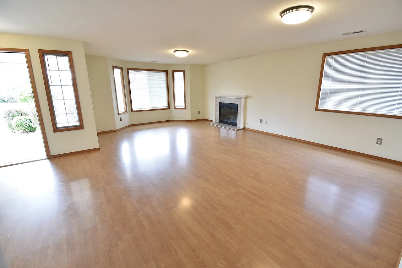 3 bed, 1521 sqft, $2,495 — Photo 2