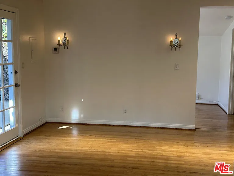 8711 Sherwood Dr — Photo 9