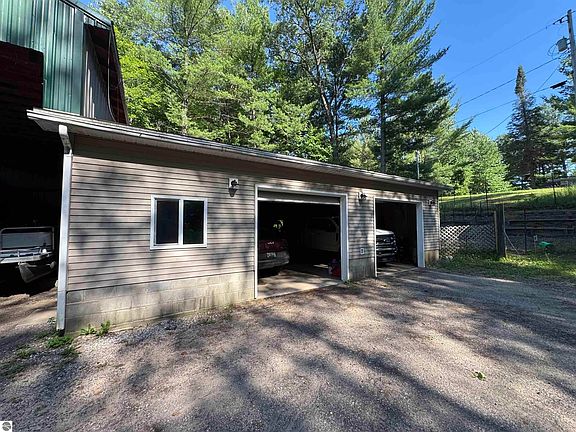 5th image of 1816 Onondaga Trl