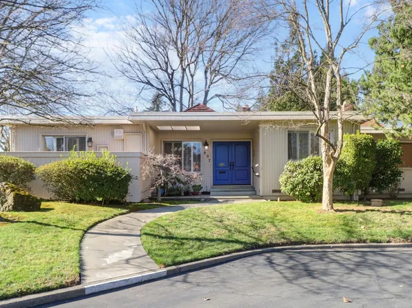 907 Commons Dr, Sacramento, CA 95825