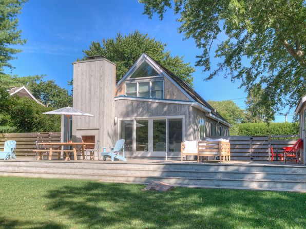 195 Oak St, Bridgehampton, NY 11932