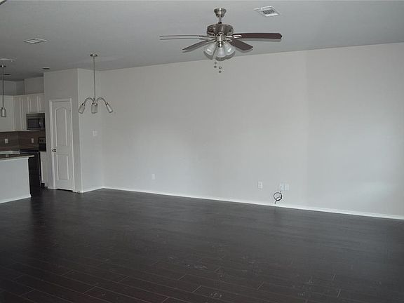 5th image of 5005-5007 Sanger Circle Dr