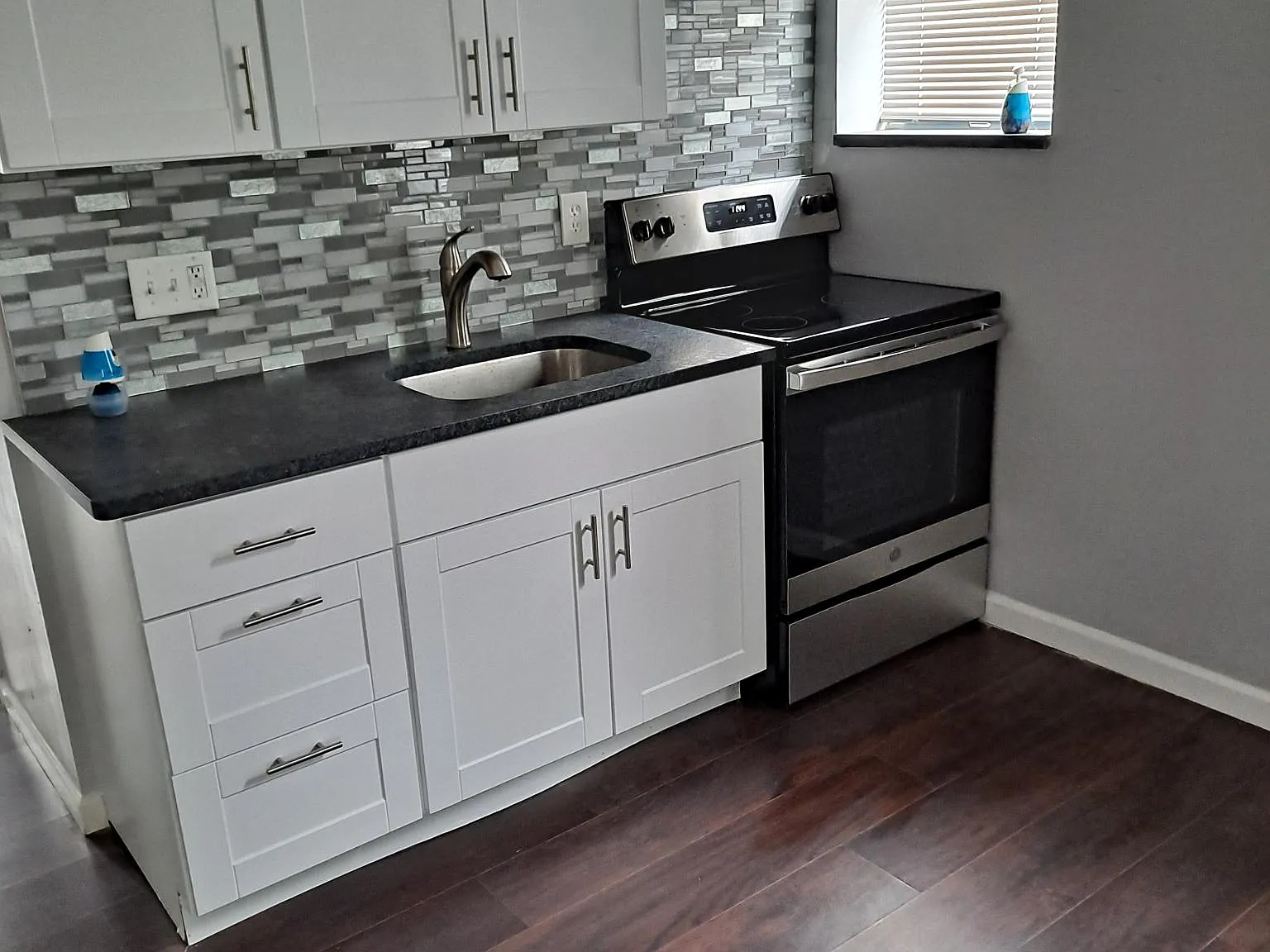5910 Horton Pl — Photo 4