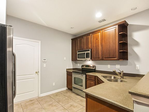 5th image of 12234 Black Walnut Ct
