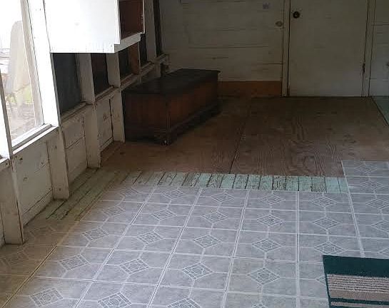 4th image of 306 E New York St