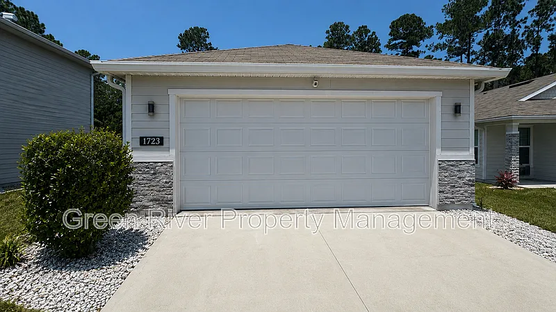 3 bed, 2.0 bath, 1503 sqft, $2,140 — Photo 2