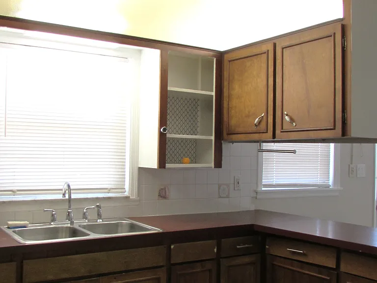 2323 NE Pine Ridge St — Photo 2