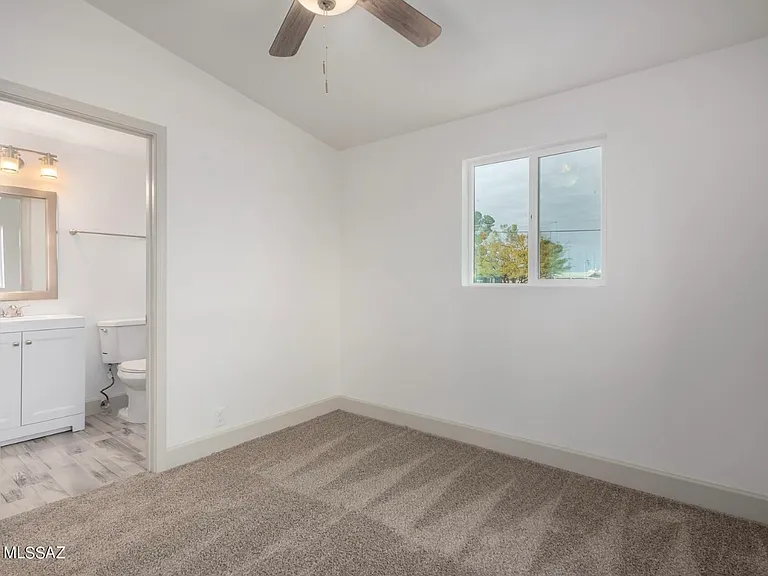 6824 S Burcham Ave — Photo 19