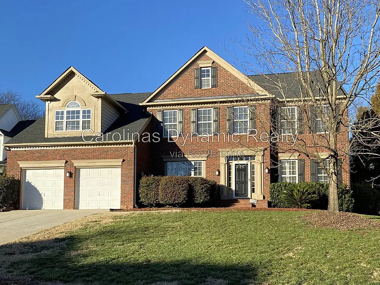 605 Queenswater Ln — Photo 1