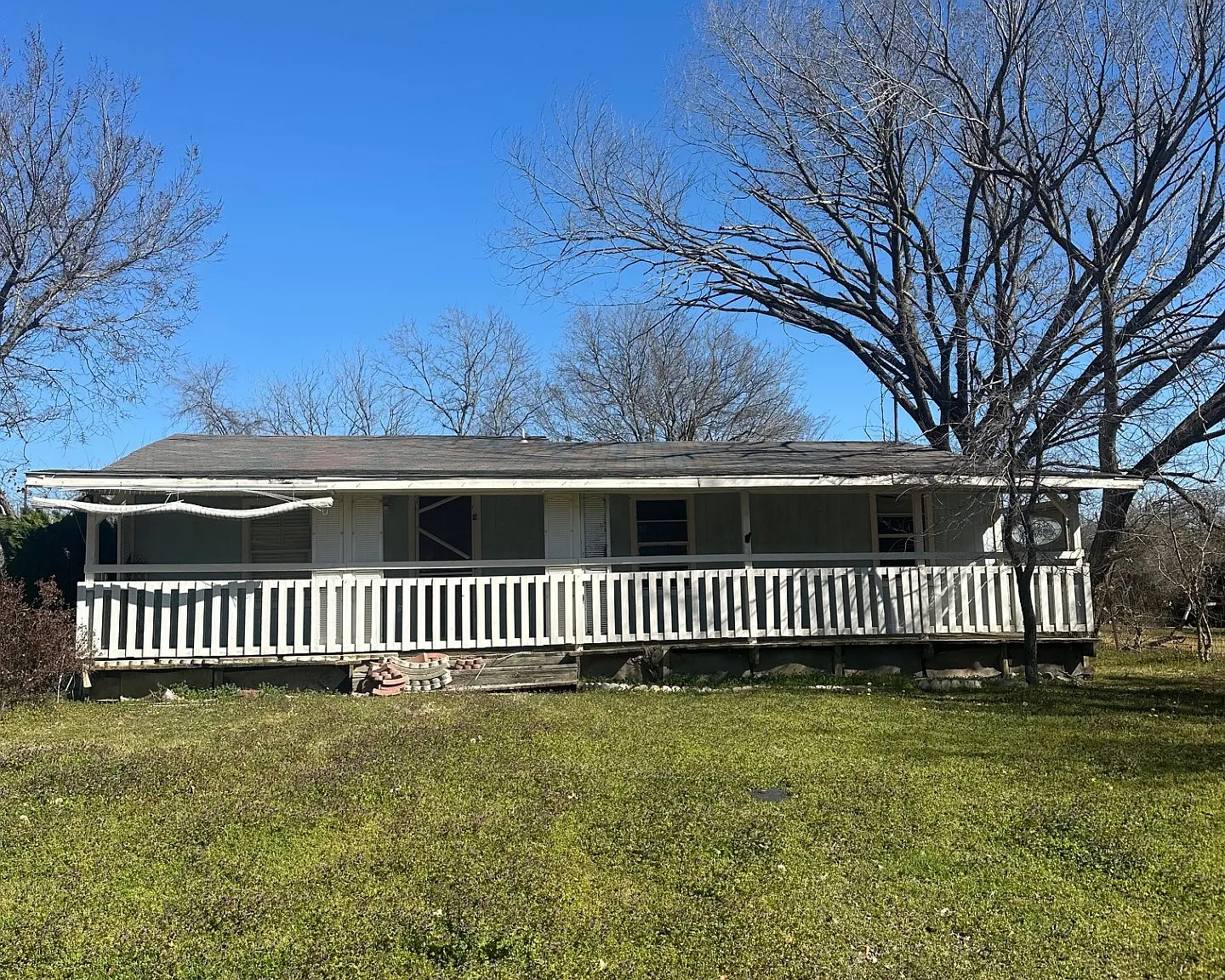 3 bed, 1192 sqft, $1,895 — Photo 1