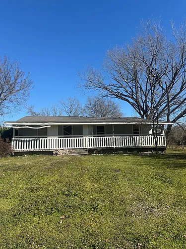 901 Lakeshore Blvd Photo 1