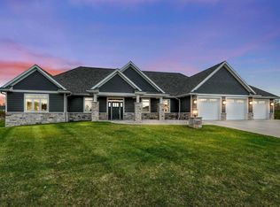 2685 Creekwood Cir, Green Bay, WI 54311