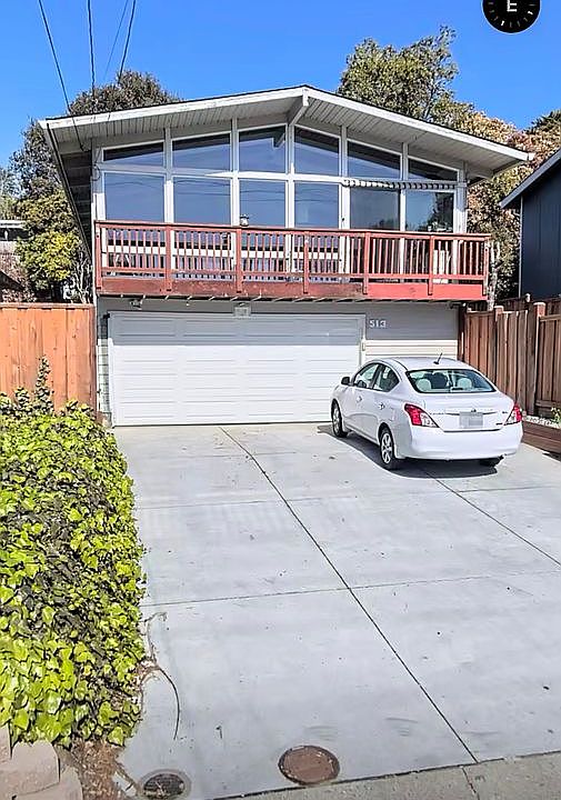 1st image of 513 Club House Dr