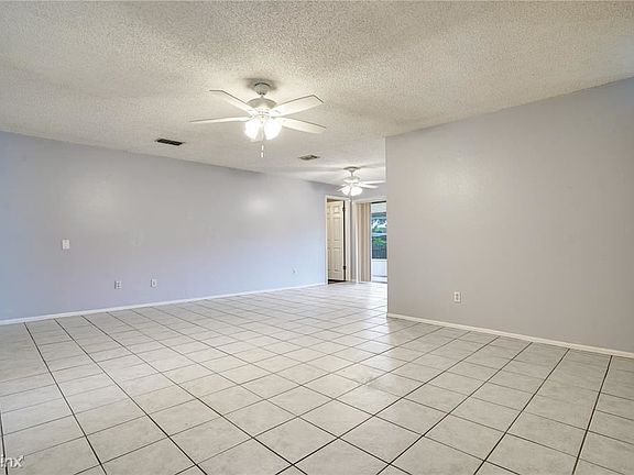 5th image of 1007R Breeze Dr