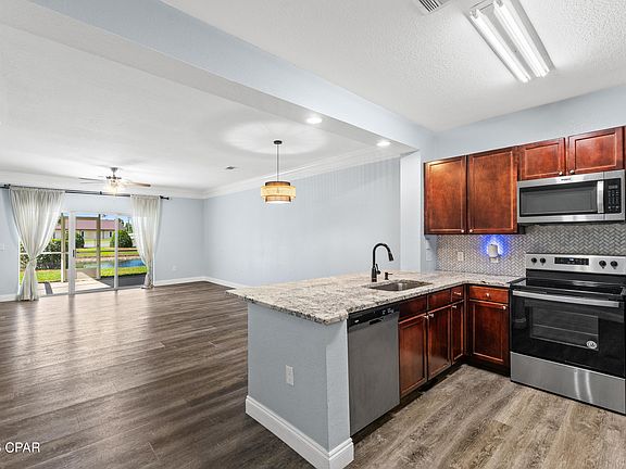 4th image of 201 Baldwin Rowe Cir