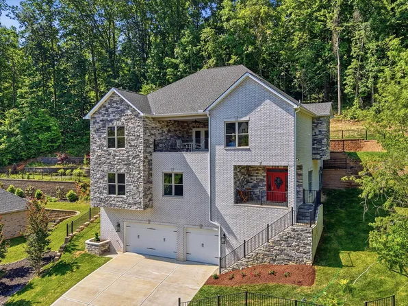 1853 Calgary Falls Ln, Knoxville, TN 37931