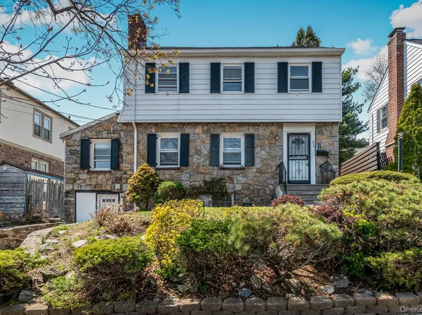 31 Emmett Place, Yonkers, NY 10703