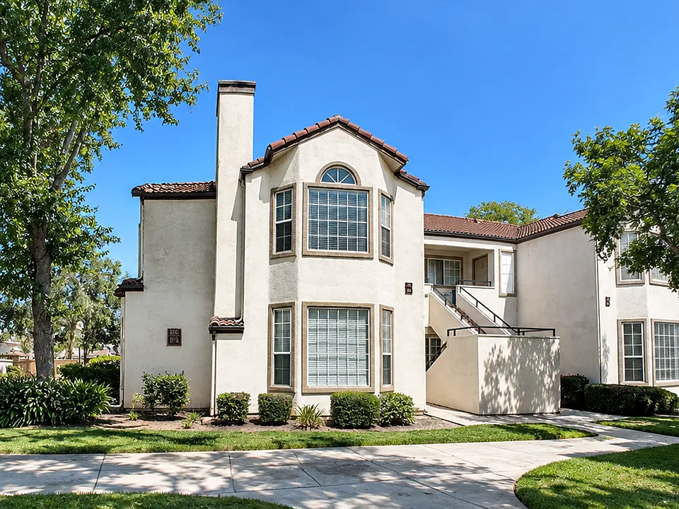 8147 N Cedar Ave #125