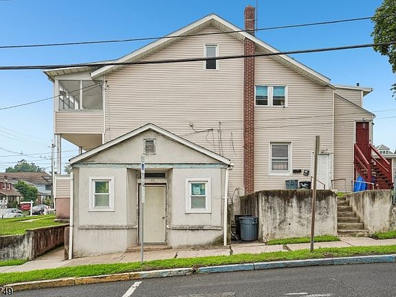 3rd image of 409 N 8Th St